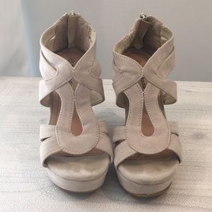 Lightly Used Tan Heels!